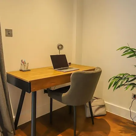 Daire Stylish 2 Bedroom And Terrace Sleeps 4 Harrogate