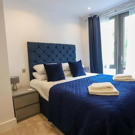 Stylish 2 Bedroom And Terrace Sleeps 4 * Harrogate